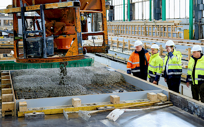 In der Fertigungshalle im Büscher Betonwerk