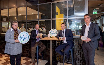 Die Stadt Münster hat in Kooperation mit dem Münsterland e.V., DEHOGA Westfalen und dem Studierendenwerk Münster ein Glas-Mehrwegsystem für die Gastronomie entwickelt.
