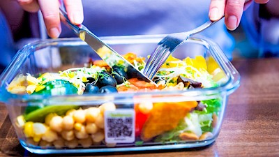 Glasschale mit Salat