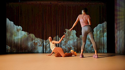 Anatomie der Peinlichkeit: Stück vom MNEME kollektiv