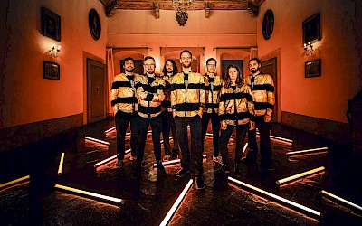 Shake Stew tritt beim Münsterland Festival auf Burg Vischering auf.