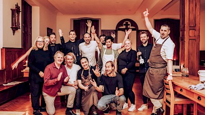 Das Team rund um Starkoch Jyrki Tsutsunen beim Kulinarik-Event Waldgeist.