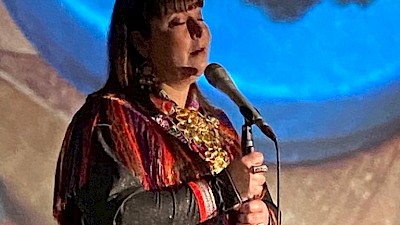 Die sámische Sängerin Ánnámáret brachte in ihren traditionellen Vokalgesängen und passenden Videoprojektionen ihre Heimat ins Münsterland.