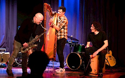 saxyarpa gastiert im Rahmen von "Münsterland Festival meets BurgJazz" an der Kolvenburg.