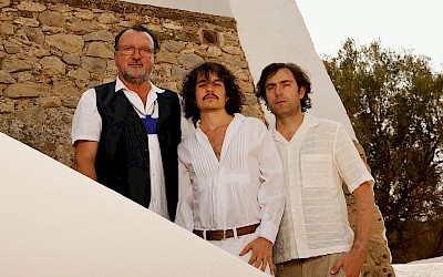ANDRÉS COLL: COSMIC TRIO