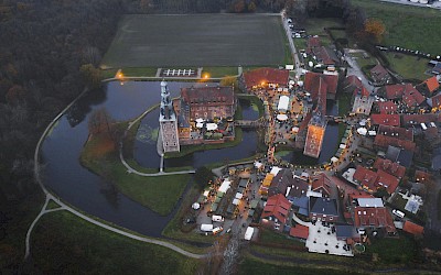 Mit der RESET*Landpartie geht es beim Münsterland Festival part 13 auf Exkursion in und um das Wasserschloss Raesfeld.