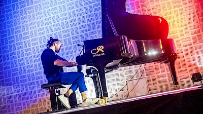 Andrés Barrios überzeugte am Piano in Stroetmanns Fabrik