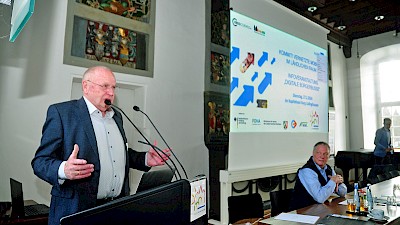 Projektkoordinator Josef Himmelmann stellt das BüLaMo vor