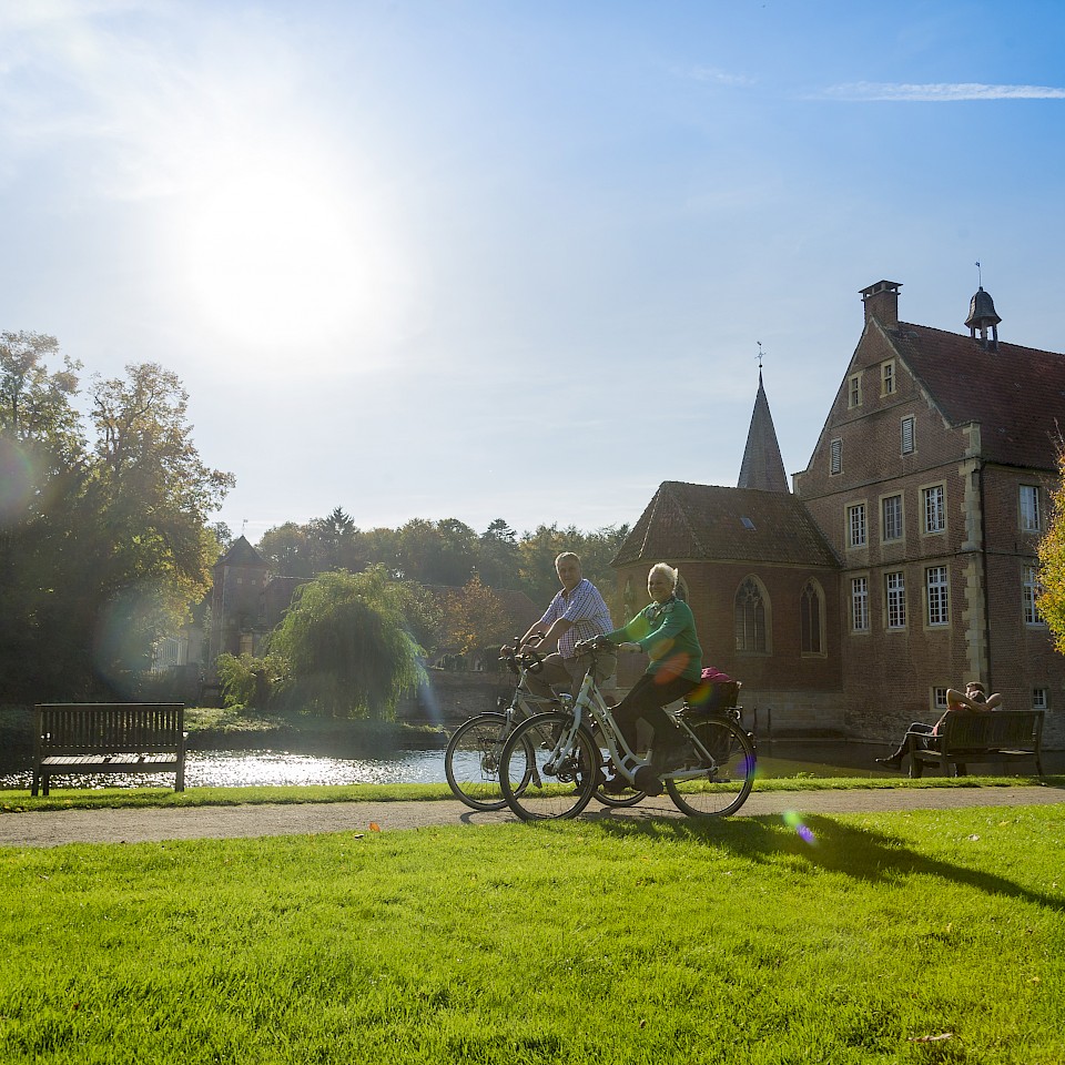 Radfahren am Schloss Hovestadt
