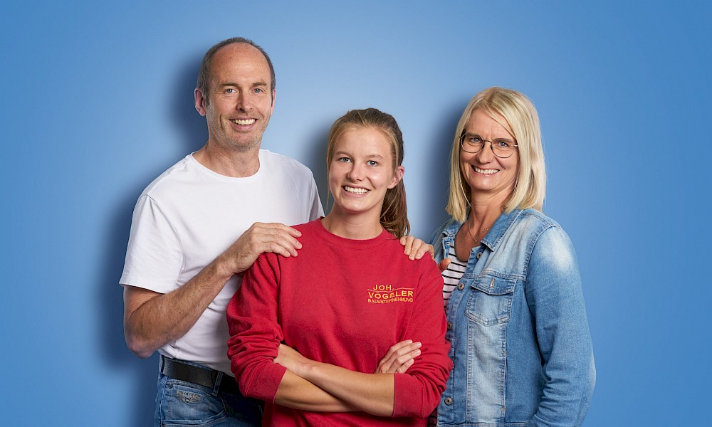 Lara Hellenkemper and her parents