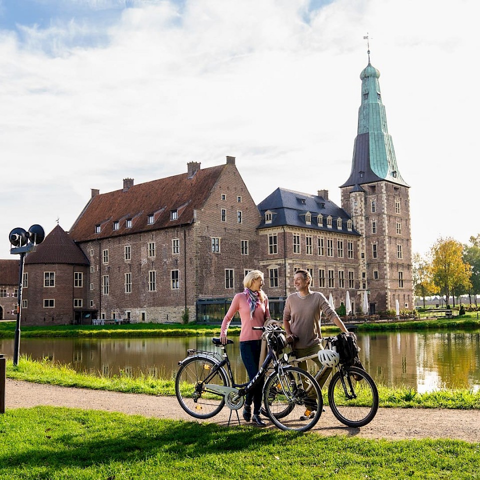 Raesfeld Castle on your bike tour